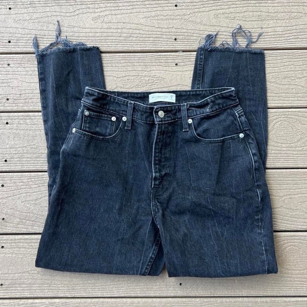 Abercrombie & Fitch Black High Rise Mom Jeans Size‎ 29/8R Curve Love